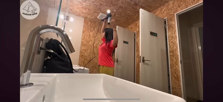 キャンプ場で入浴後のりかさん（本人YouTubeチャンネルより）