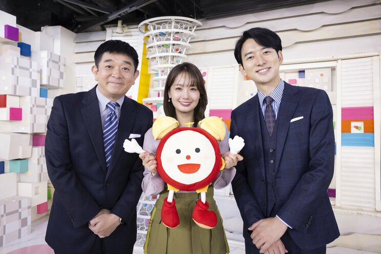 伊藤アナ肝入りの新コーナー「NEWSカイトウ」も始動! 30周年を迎えてもチャレンジを続ける『めざましテレビ』を支えるメインキャスター3人が語る番組愛_9