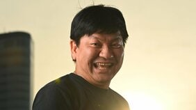 芸人・チャンス大城がバイト先のコンビニで恋をした、ハイライトを買いにくる美しい人の正体は、あの有名シンガーだった