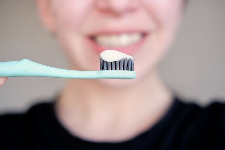毎食後に欠かさずやるようにすると…（写真／shutterstock）