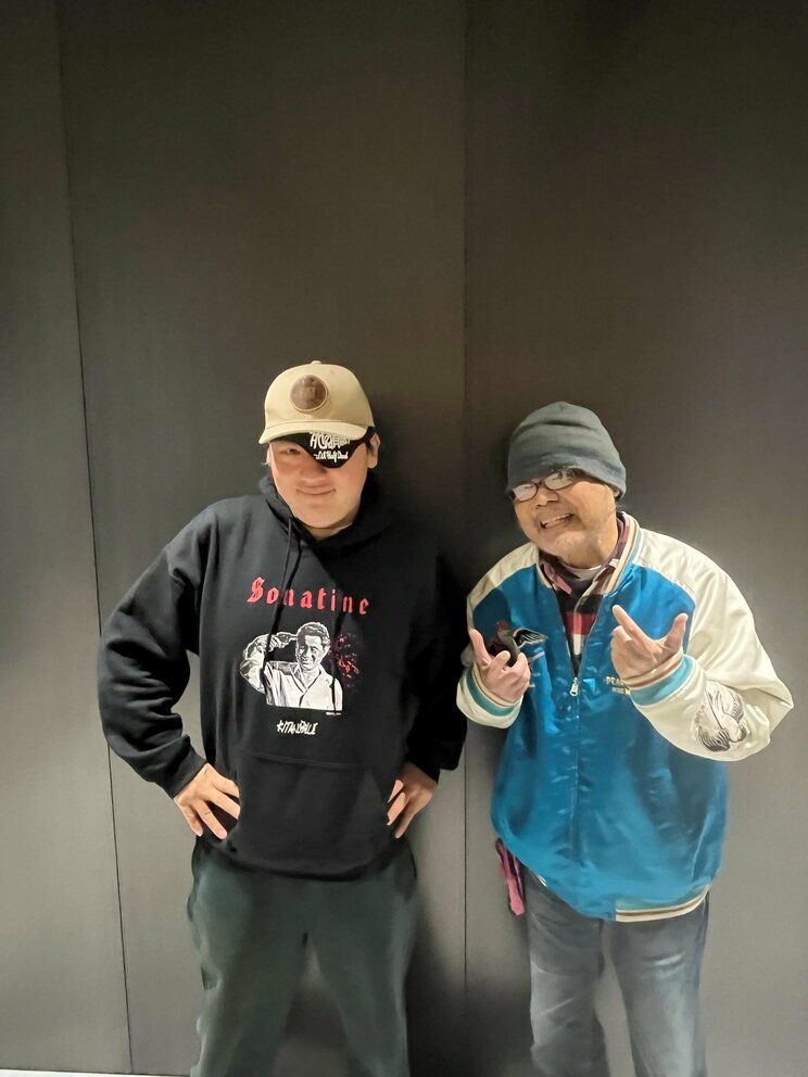東京大学中退のラッパー・ダースレイダーさん（左）とたけし軍団・グレート義太夫さん