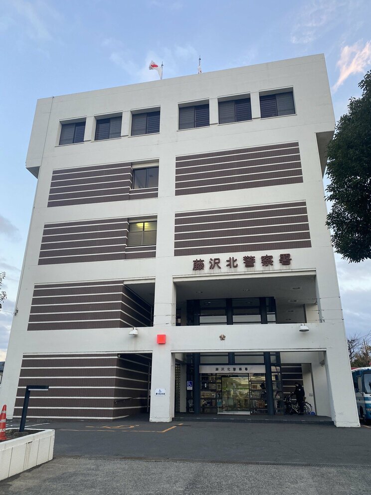〈藤沢2歳児傷害致死〉逮捕された27歳キャバ嬢母は妊娠中・出産後もパチンコ店に入りびたり。「朝キャバ終わったからお父さんにお金借りにきた~」閉店間際には“カレ”がお迎えに…_4
