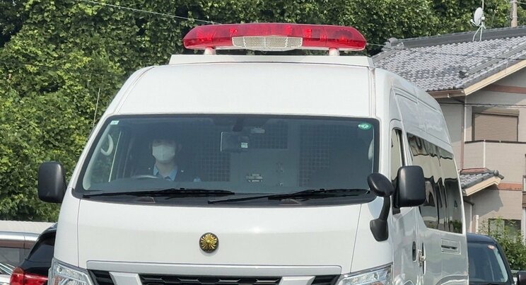 送検される山下容疑者