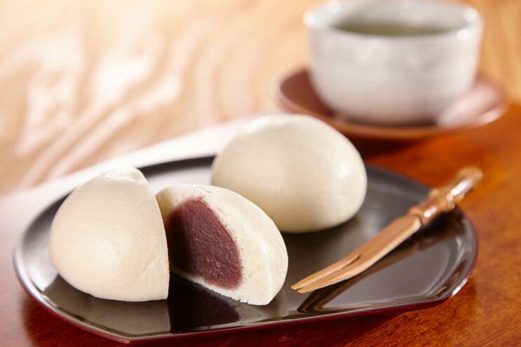 森鷗外が白米に乗せていた饅頭のイメージ　写真／Shutterstock