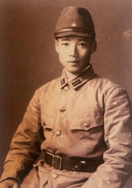 近衛兵として従事していた20歳の水野清隆さん(写真／ご家族提供)