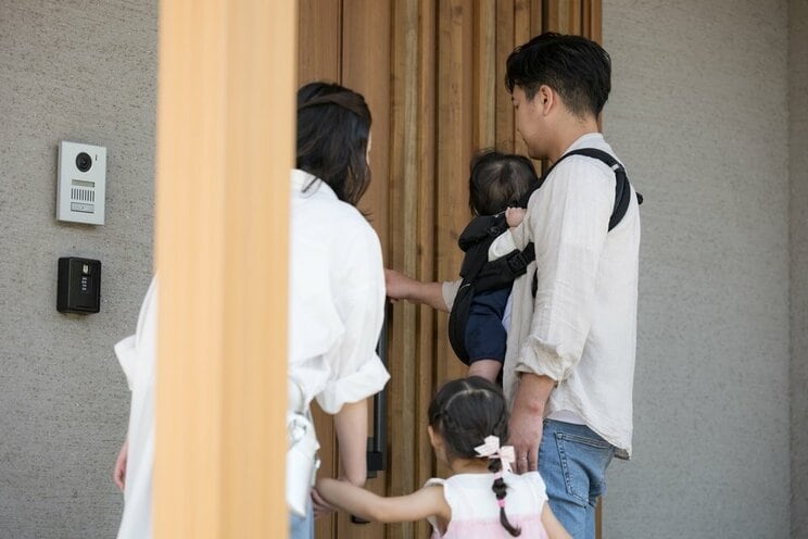 家族での帰省は超ハイコストに(画像/Shutterstock)