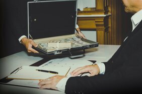 危機のクレディスイス、汚職官僚や犯罪者らの不正資金口座疑惑浮上…中国・深圳に合弁会社を作った矢先の惨劇