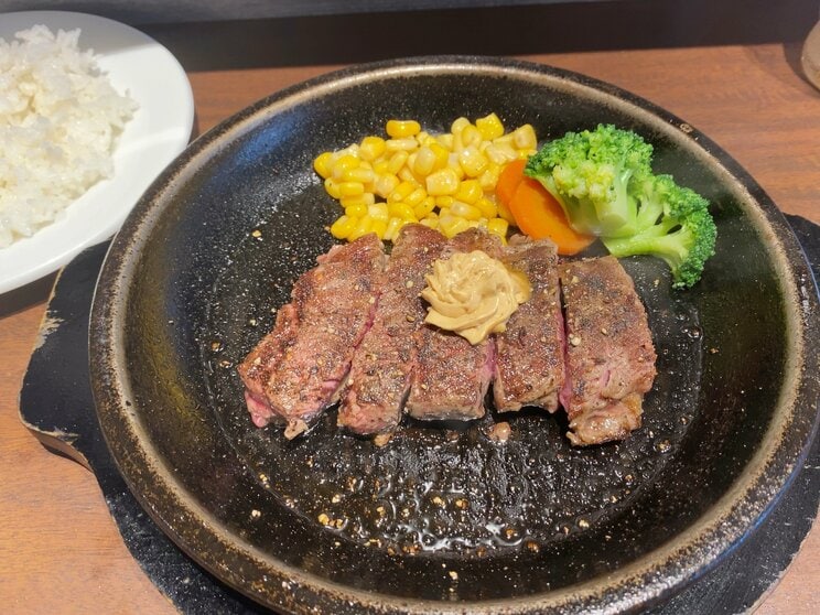 値上がりした、「いきなり！ステーキ ワイルドステーキ 150g」の写真　撮影 福永太郎