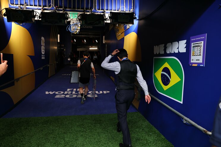ブラジル敗戦後にロッカールームへと引き上げる森保監督　写真／JMPA