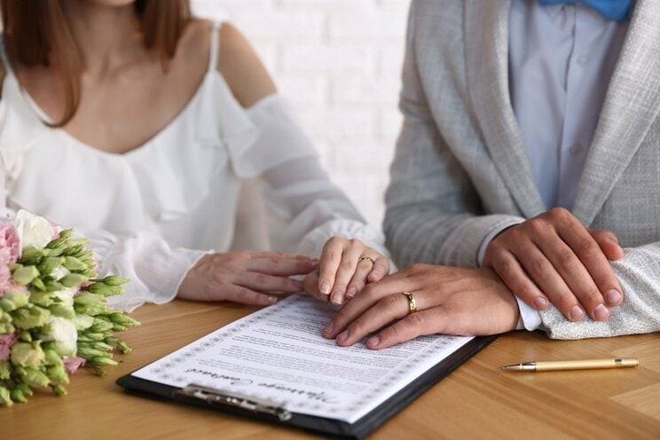 「相手に求める条件」よりも、自分自身の考え方を変えることが大事⁉（写真／shutterstock）