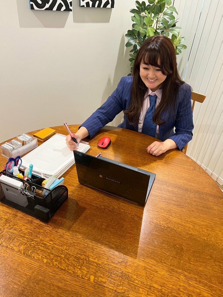 現在は不動産業界で勤めている（画像／本人提供）