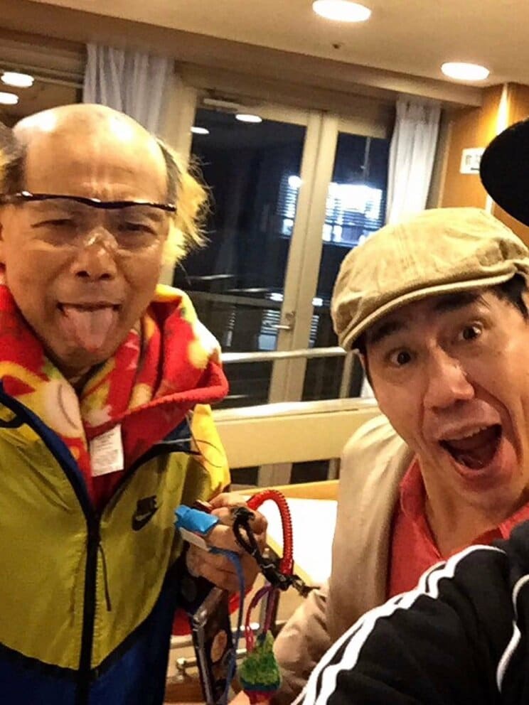 エスパー伊藤さんとのツーショット(本人Facebookより)