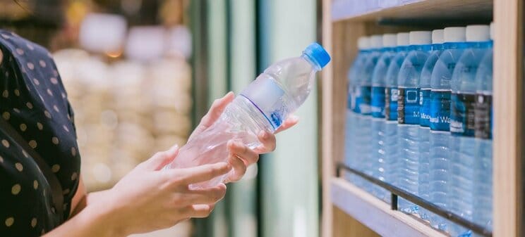 スーパーで気軽に手に入るミネラルウォーターを使用するだけでも味に大きな変化が…？