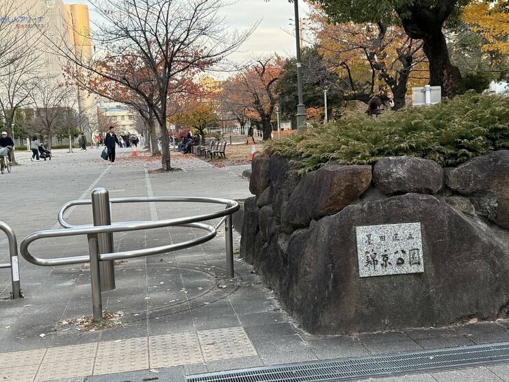 子連れでにぎわう錦糸公園（撮影／集英社オンライン）
