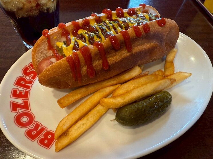 ブラザーズのホットドッグ（撮影／集英社オンライン編集部）