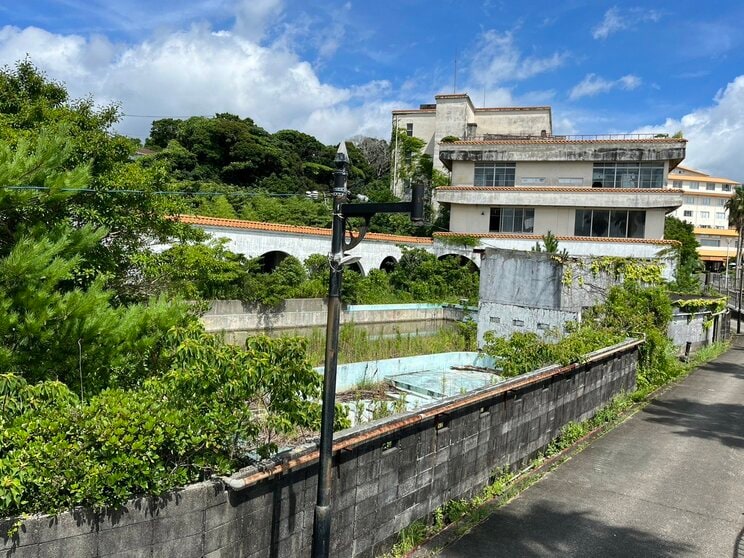 〈売春島と呼ばれた島②〉「窓をのぞくと大人たちが野球拳していた」「島の運動会にはホステスさんも参加していた」渡鹿野島区長が語る“島の歴史”とクリーン化に舵を切った理由、今後の課題とは…_34