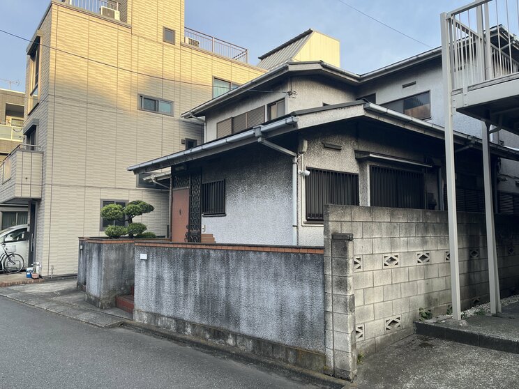 白骨遺体がでた元交際相手の自宅（撮影／集英社オンライン）