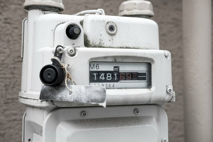 東京都の4人家族の電気代は、年間平均で約16万円〜18万円が目安