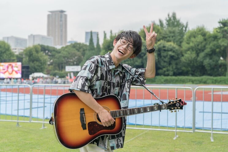 「魔法の絨毯」が大バズの令和の恋愛シンガーソングライター川崎鷹也　奥さんとのエモい花火大会の思い出_8