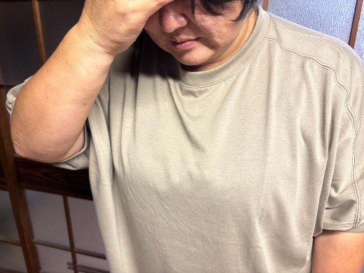 インタビューに応じる國重智子さん（写真／集英社オンライン）