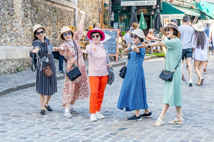 高齢期の幸福は「温かいつながり」が重要という研究結果も
※写真はイメージです