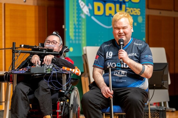 eスポーツ選手畠山駿也氏（右）と北村直也さん（左）（写真／佐藤靖彦）