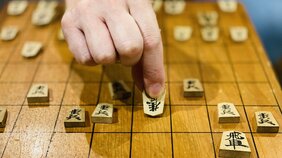 渡辺明&羽生善治も参入。“推し棋士”を勇気づけるファンの「つぶやき声援」