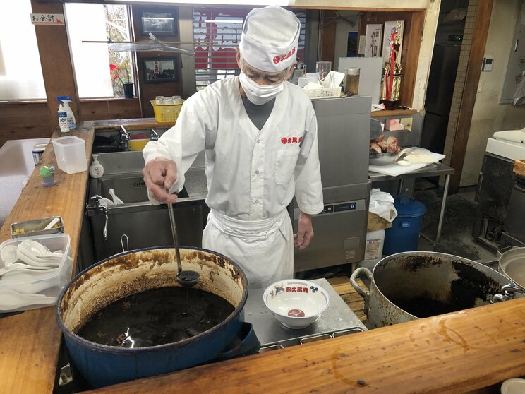 誉幸さんの父で「火風鼎」店主の邦夫さん