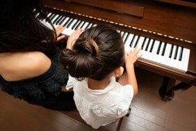 親の年収で子どもの体験に格差…水泳にピアノ、キャンプ…「友だちが行ってるから」では行かせてあげられない厳しい現実