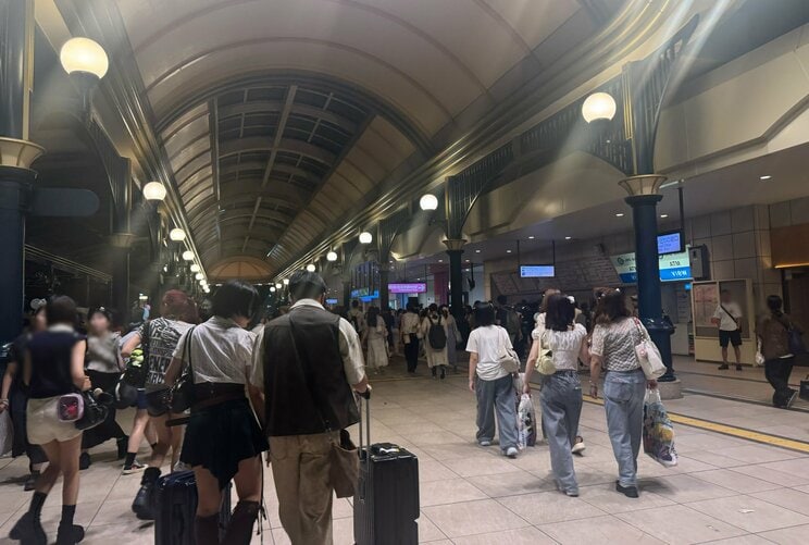 午後から入園できるチケットで暑さを避けて楽しむ人も多いようだ（撮影／集英社オンライン）