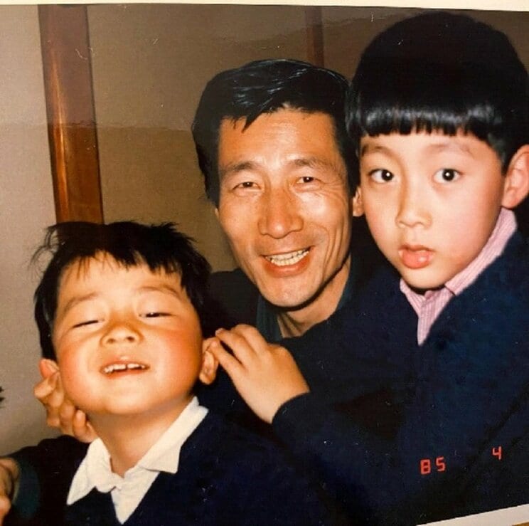 小泉純一郎氏（中央）、孝太郎氏（右）、進次郎氏（左）の3ショット