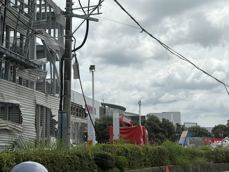 イオン専門店従業員が語る爆発の恐怖「トイレや下水道のような臭いがして…外に出たらドーンと」近隣店舗の設備スタッフは「休んでいる場合ではない」続く救出と捜索《熊本地震》_21