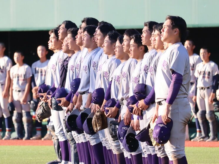 秋季東北地区高校野球大会で、4年ぶり2回目の優勝を果たした花巻東