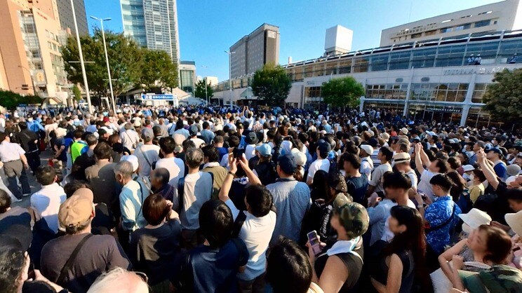 街頭演説会には多くの聴衆が集まった　写真／筆者提供