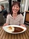 グラビア撮影の合間にはハンバーグカレーをペロリと食べた竹中さん