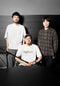 左から、小川哲、TaiTan、大森時生。鼎談場所のTANAMAX STUDIOにて撮影