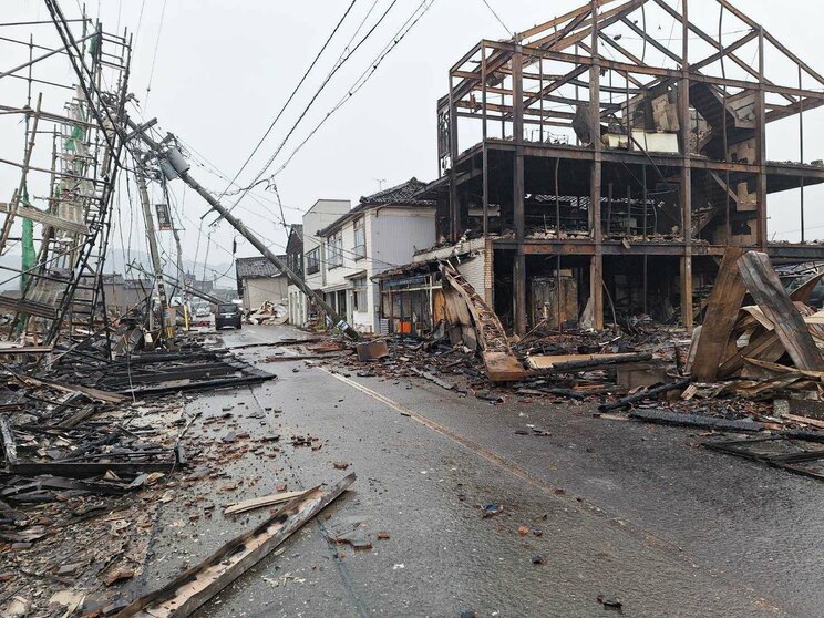 「2000万円分の輪島塗のお椀も工房もすべてなくなった」「コロナ後、ようやく客足が戻りつつあったのに」伝統工芸の町を襲った大震災。郷土料理店の店員は変わり果てた店と我が家に肩を落とし「それでもなんとか暮らしています」〈ルポ能登半島地震〉_18