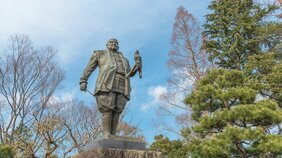 徳川家康＝狸親父を決定づけた「大坂の陣」での卑怯技…23歳の豊臣秀頼を自害に追い込んだ「攻めの手口」の真意とは