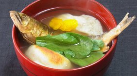 4ヵ月前から仕込む「鮎出汁雑煮」、きなこは味変ではなくマストの「きなこ餅雑煮」… 全国びっくりご当地お雑煮7