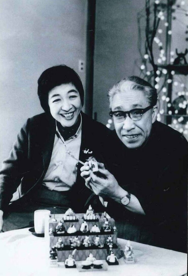石井ふく子さん（左）と父で俳優の伊志井寛さん（右）（写真／本人提供、以下同）