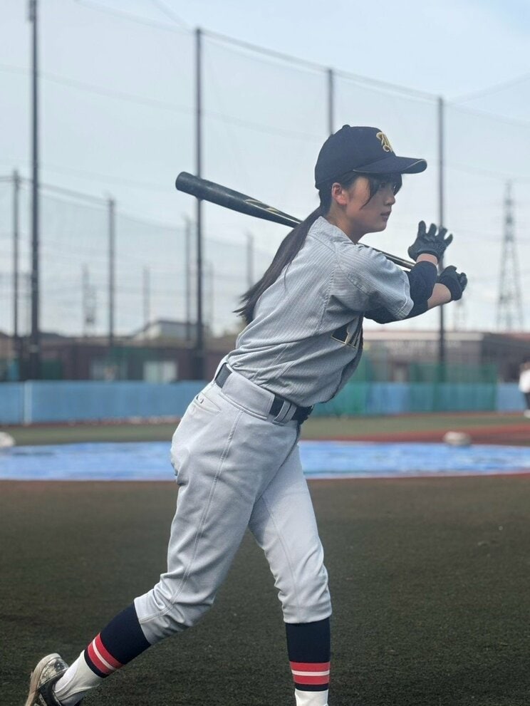 ノックをするよつはさん（写真／本人提供）