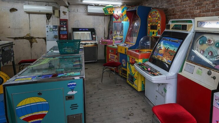 90年代に大人気だったゲームセンター（画像/Shutterstock、以下同）