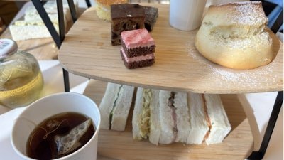 5000円で紙コップ紅茶〉大炎上で英国ブランド陶器へ…大阪万博