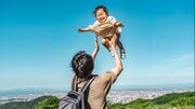 3 か⽉の⾚ちゃんと登⼭に「危険すぎる」の声… ⼦どもを⼭へ連れていける年齢と⼩児科医が警告する「⼤⼈には⾒えないリスク」
