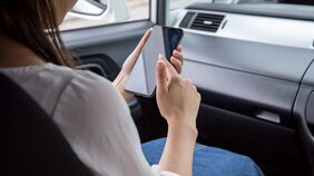 「隣で寝るとか何なの?」助手席で寝る妻に運転者の夫が怒り…旦那さんがモラハラとの批判も