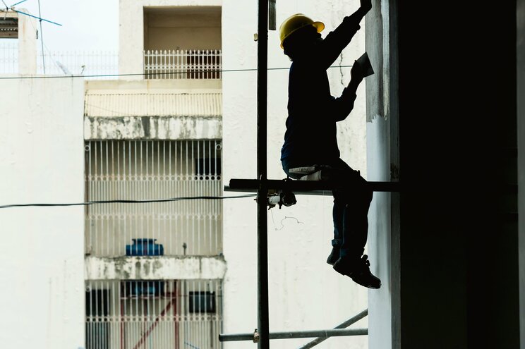 建設などのブルーカラー職が高収入の人気職になりつつある　写真／Shutterstock