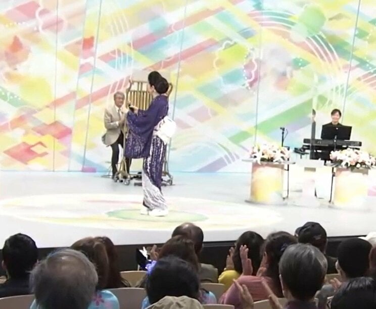 “鐘のおじさん” 秋山気清さんが21年間の「NHKのど自慢」鐘奏者人生を振り返る「前日に彼氏にフラれた女性」「歌をやめないおばあちゃん」リニューアルした番組を見て何を思う？_17