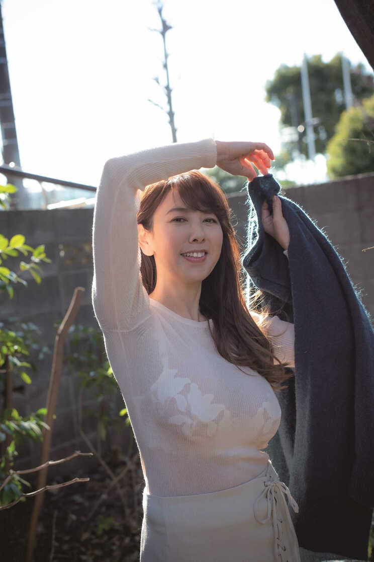 （写真／『大原かおり写真集 キケンなカオリ♡』より）