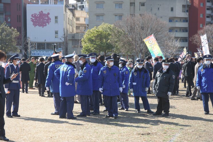 〈画像多数〉「カッコよく撮ってくださいよー！」 今年もド派手な衣装で盛り上がりを見せた北九州・二十歳の記念式典密着ルポ_50