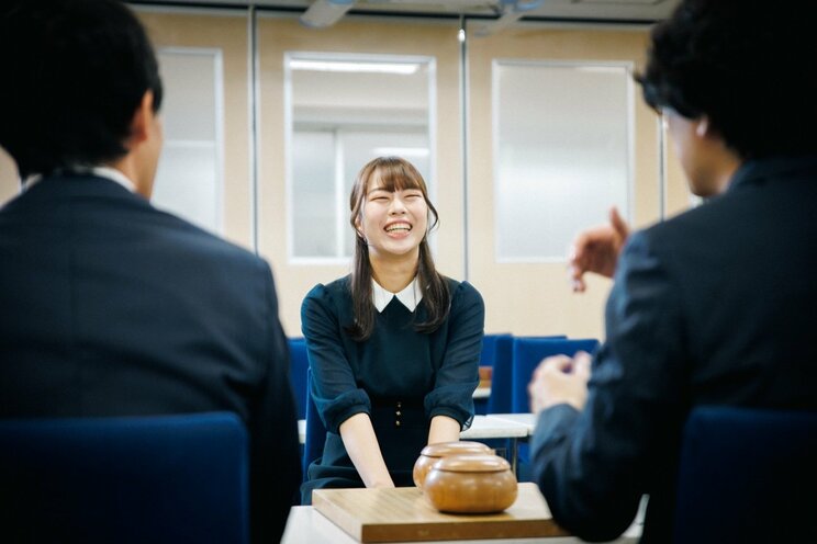 「20手先を読む」の発言に驚く囲碁将棋の2人